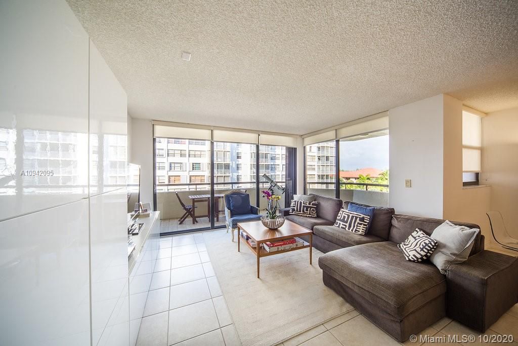 Recently Sold: $585,000 (2 beds, 2 baths, 1435 Square Feet)