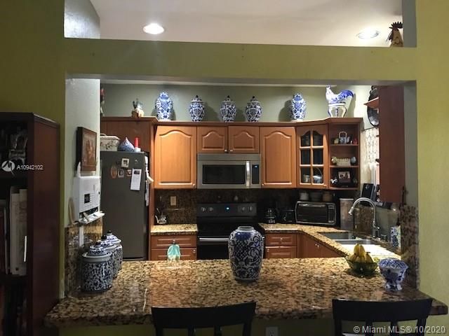 Recently Sold: $390,000 (3 beds, 2 baths, 1537 Square Feet)