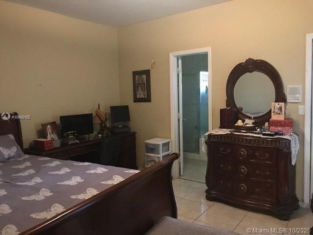 Recently Sold: $390,000 (3 beds, 2 baths, 1537 Square Feet)