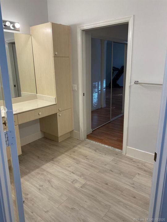 Recently Rented: $2,250 (2 beds, 2 baths, 1560 Square Feet)