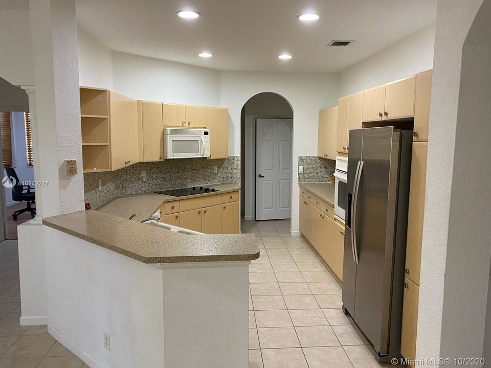 Recently Rented: $2,250 (2 beds, 2 baths, 1560 Square Feet)