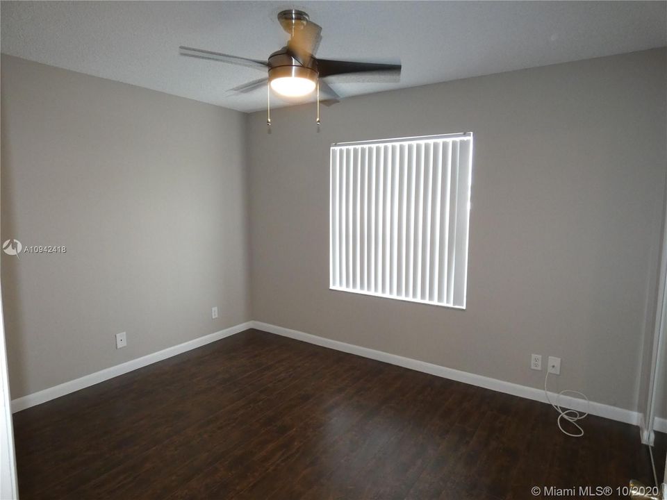 Vendido Recientemente: $354,995 (3 camas, 2 baños, 0 Pies cuadrados)