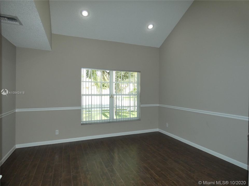 Vendido Recientemente: $354,995 (3 camas, 2 baños, 0 Pies cuadrados)