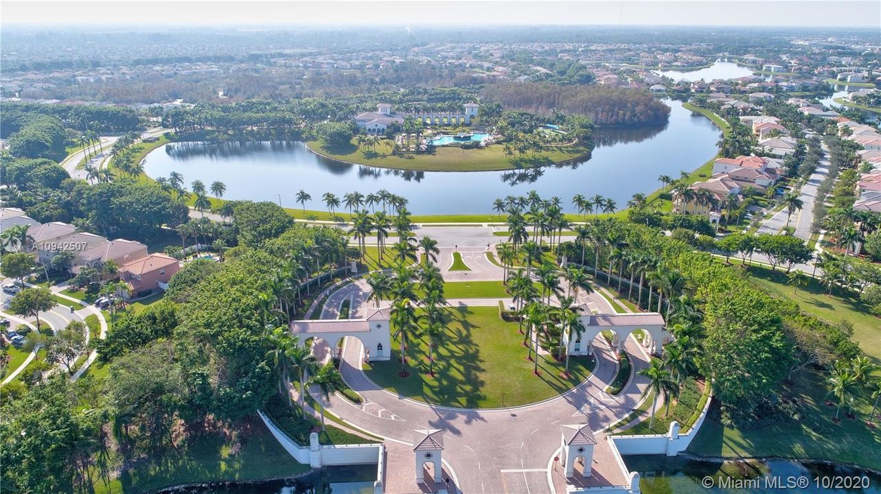 最近售出: $479,900 (5 贝兹, 4 浴室, 2796 平方英尺)