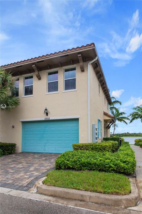 Recently Sold: $399,000 (3 beds, 2 baths, 1280 Square Feet)