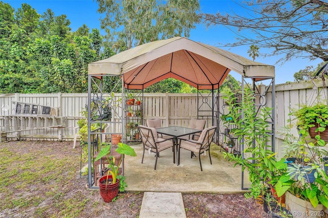 Vendido Recientemente: $230,000 (3 camas, 1 baños, 1320 Pies cuadrados)