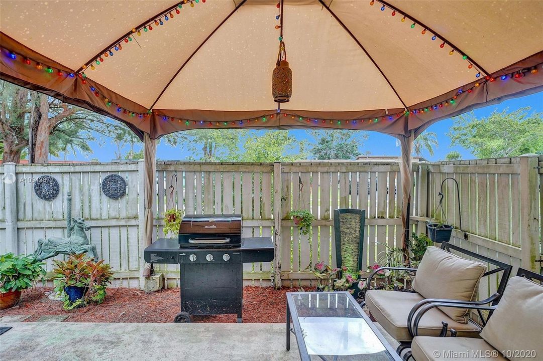 Vendido Recientemente: $230,000 (3 camas, 1 baños, 1320 Pies cuadrados)