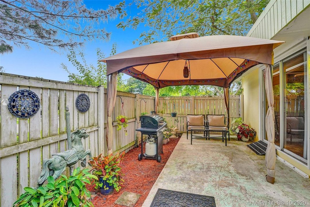 Vendido Recientemente: $230,000 (3 camas, 1 baños, 1320 Pies cuadrados)