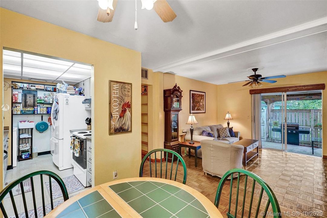 Vendido Recientemente: $230,000 (3 camas, 1 baños, 1320 Pies cuadrados)