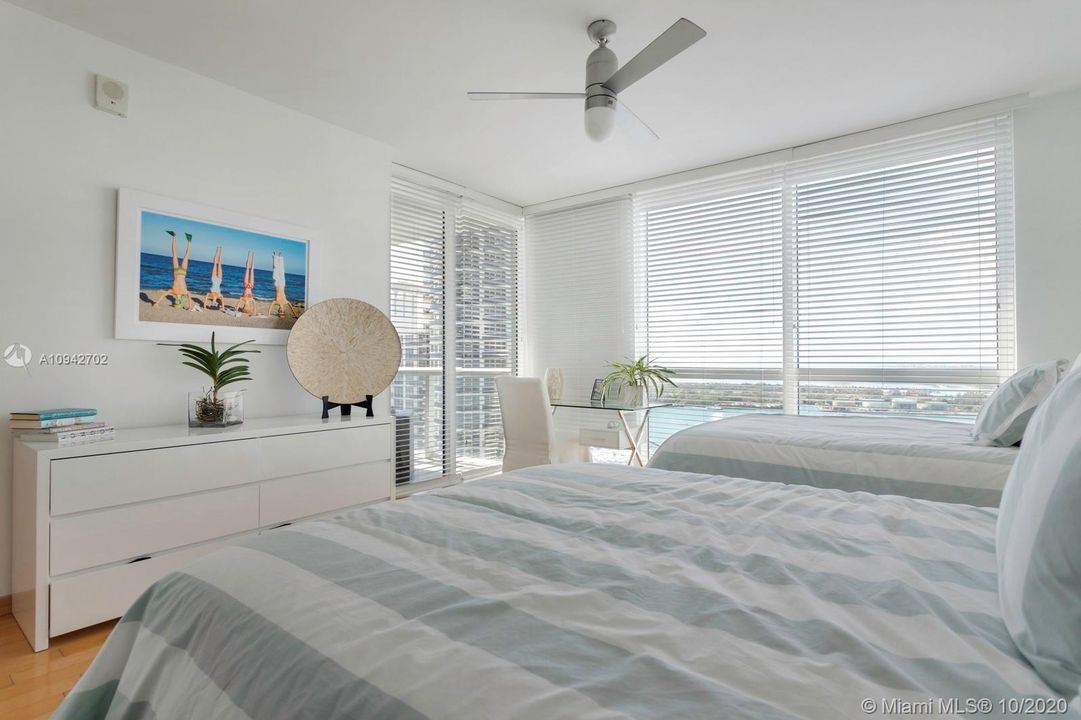 Recientemente alquilado: $9,900 (3 camas, 3 baños, 2158 Pies cuadrados)
