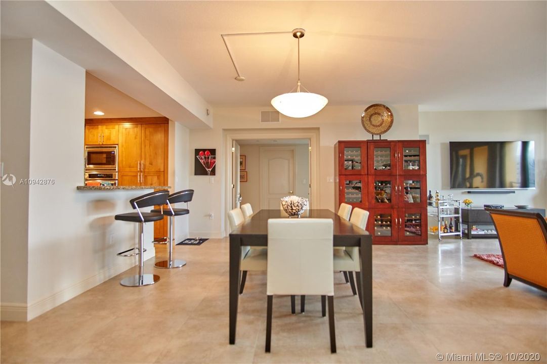 Recently Sold: $960,000 (2 beds, 2 baths, 2251 Square Feet)