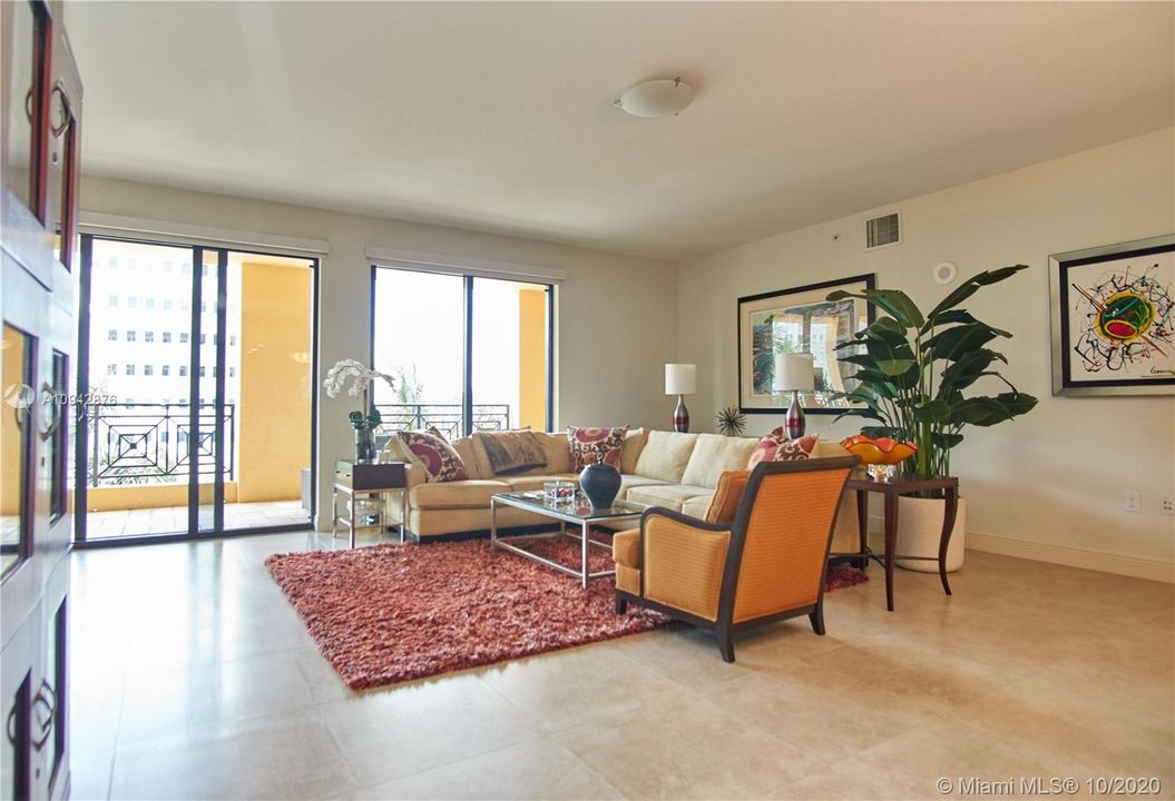 Recently Sold: $960,000 (2 beds, 2 baths, 2251 Square Feet)