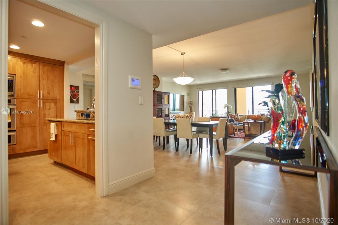 Recently Sold: $960,000 (2 beds, 2 baths, 2251 Square Feet)