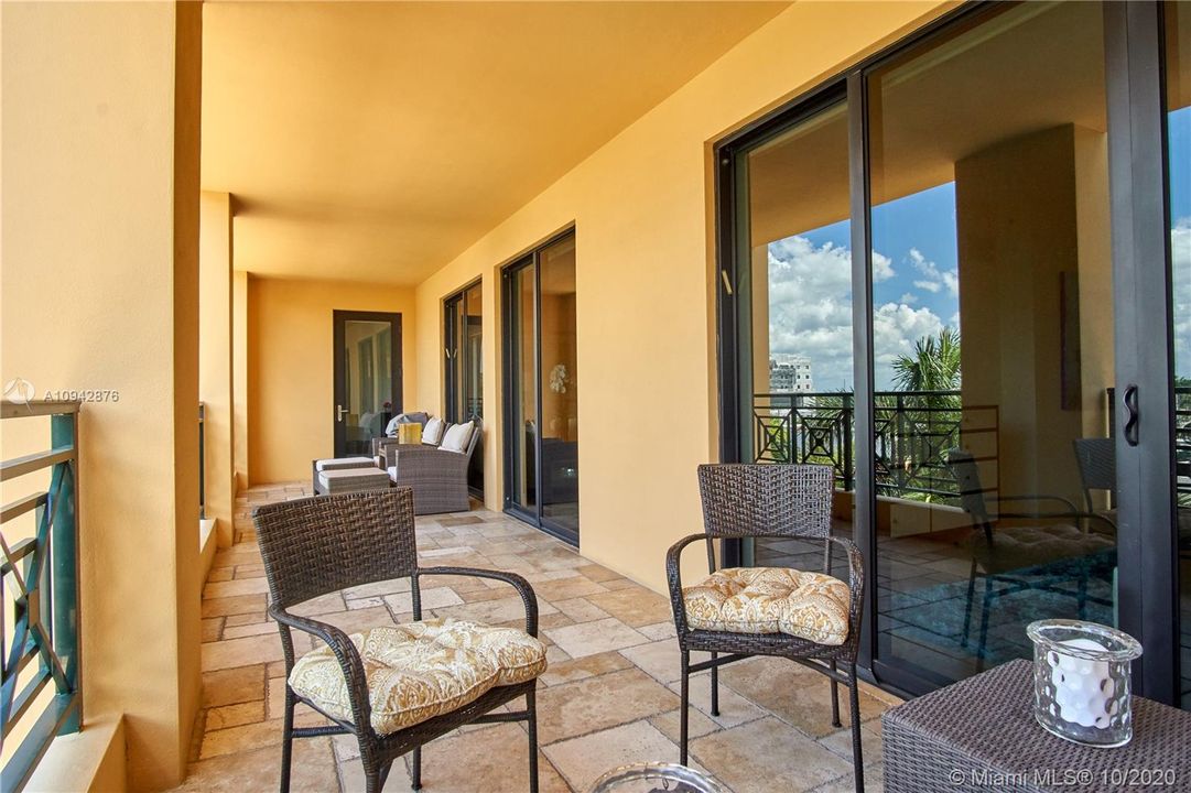 Recently Sold: $960,000 (2 beds, 2 baths, 2251 Square Feet)