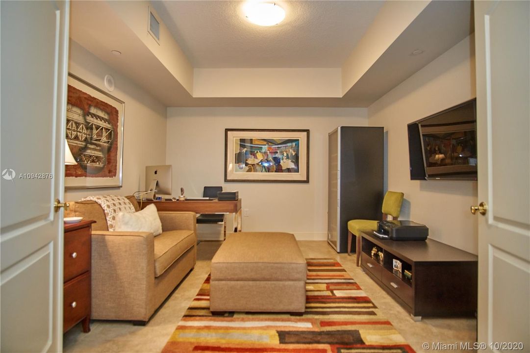 Recently Sold: $960,000 (2 beds, 2 baths, 2251 Square Feet)