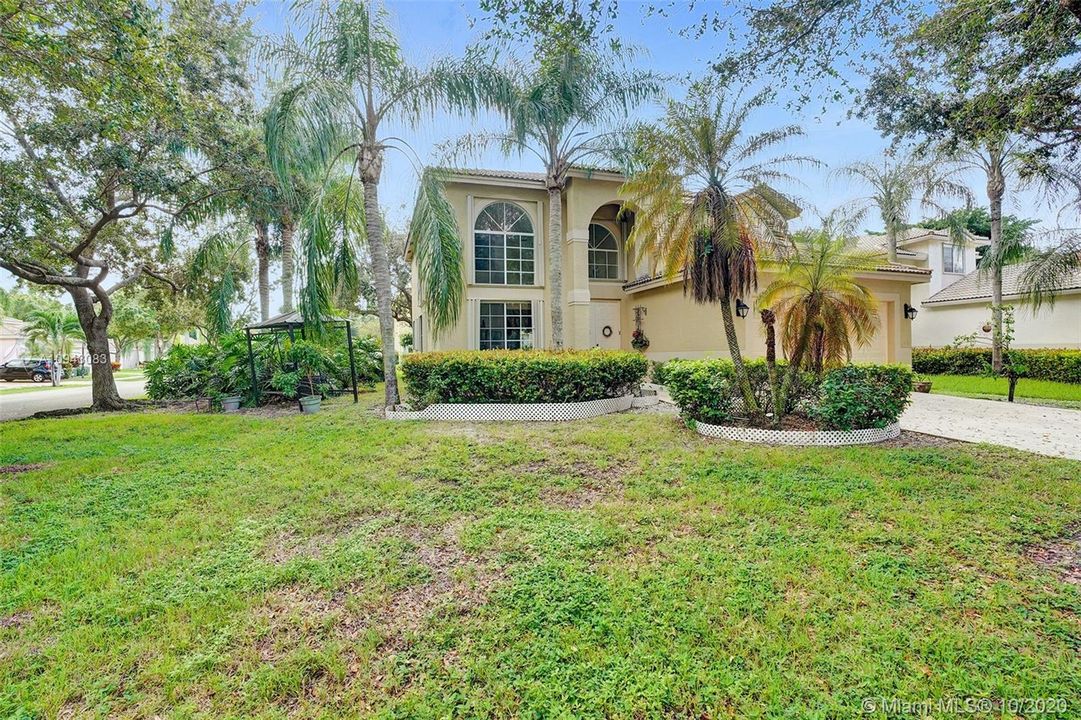 Welcome Home! Here's your chance to live in a 4 bedroom + loft, 3 full baths, 2 car garage home in the sought-after community of Regency Lakes in Coconut Creek.