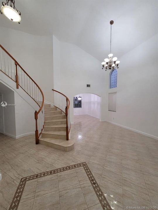 Недавно арендовано: $3,900 (6 спален, 3 ванн, 3148 Квадратных фут)