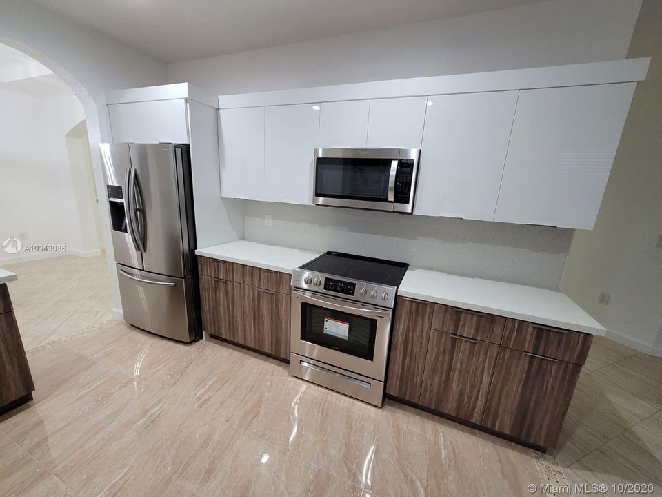 Недавно арендовано: $3,900 (6 спален, 3 ванн, 3148 Квадратных фут)