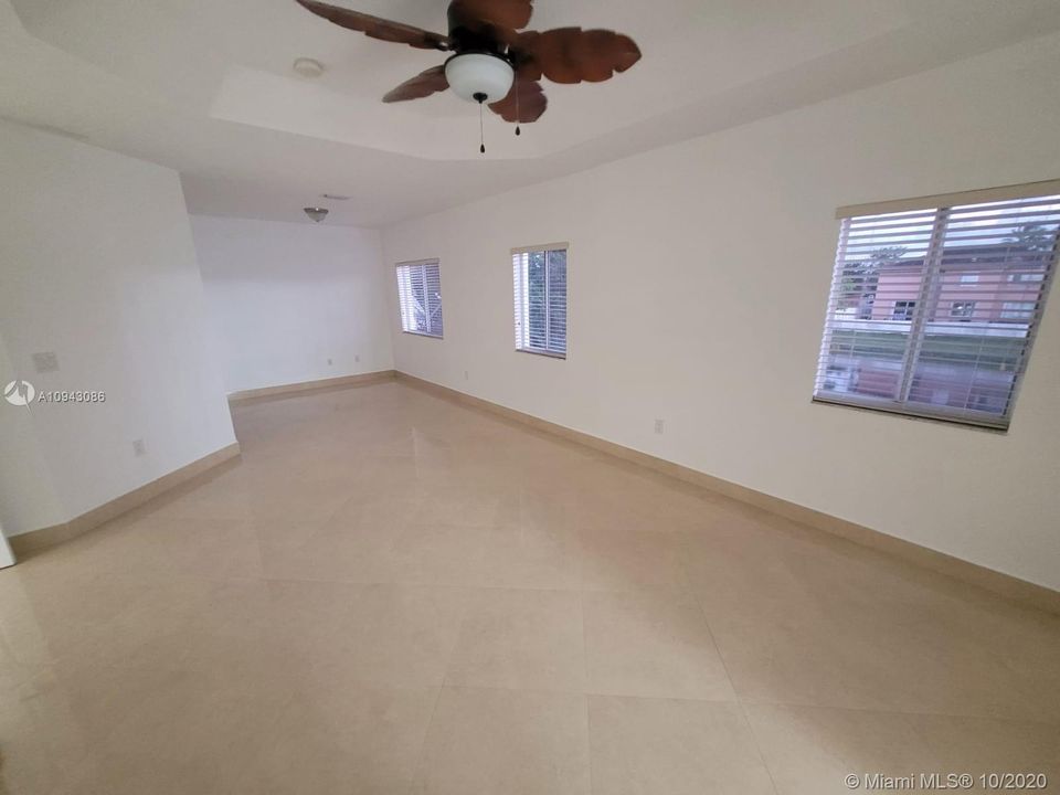 Недавно арендовано: $3,900 (6 спален, 3 ванн, 3148 Квадратных фут)