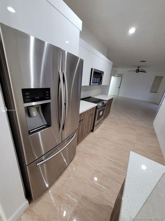 Недавно арендовано: $3,900 (6 спален, 3 ванн, 3148 Квадратных фут)