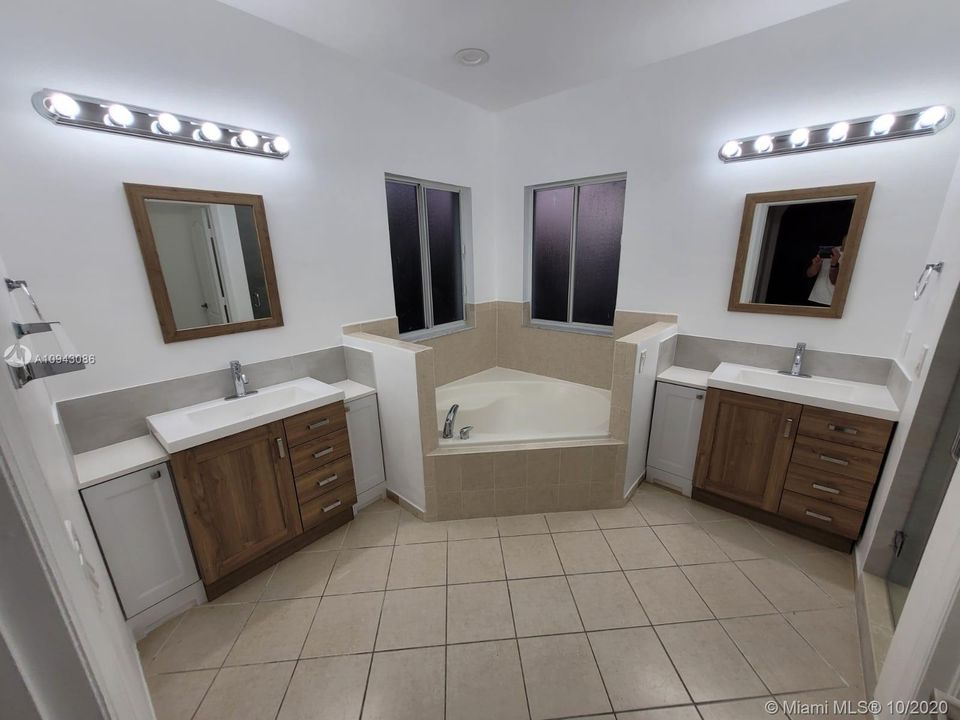 Недавно арендовано: $3,900 (6 спален, 3 ванн, 3148 Квадратных фут)