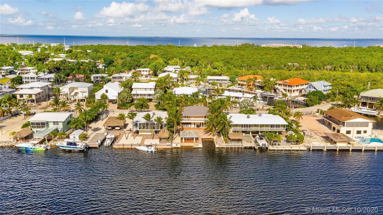Недавно продано: $1,299,000 (3 спален, 2 ванн, 1302 Квадратных фут)