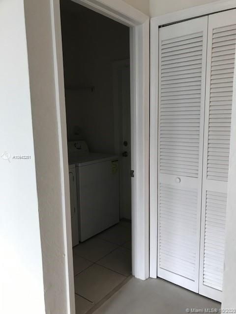 Recently Rented: $2,950 (4 beds, 2 baths, 2280 Square Feet)