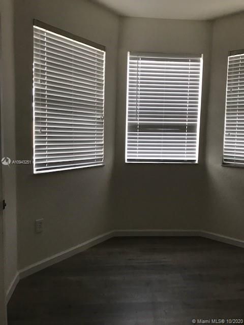 Recently Rented: $2,950 (4 beds, 2 baths, 2280 Square Feet)