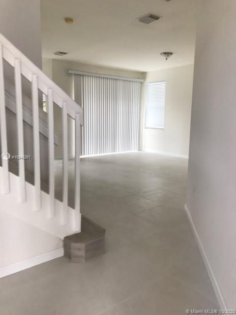 Recently Rented: $2,950 (4 beds, 2 baths, 2280 Square Feet)