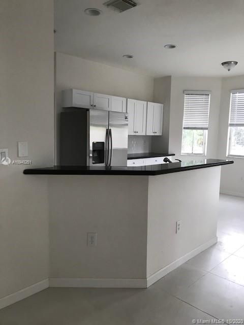 Recently Rented: $2,950 (4 beds, 2 baths, 2280 Square Feet)