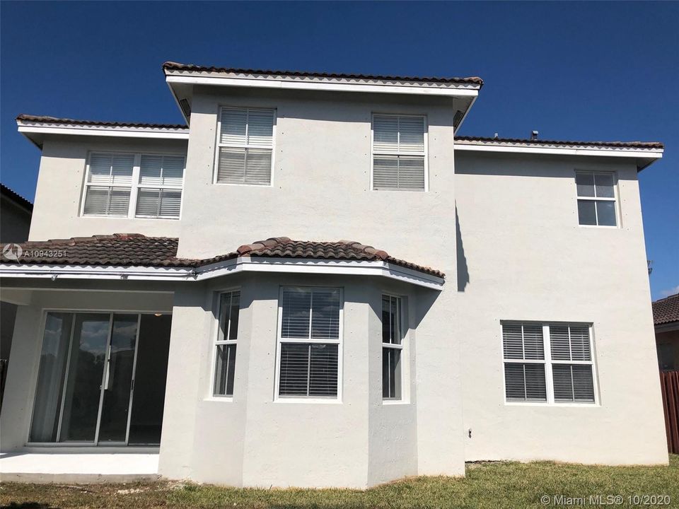 Recently Rented: $2,950 (4 beds, 2 baths, 2280 Square Feet)
