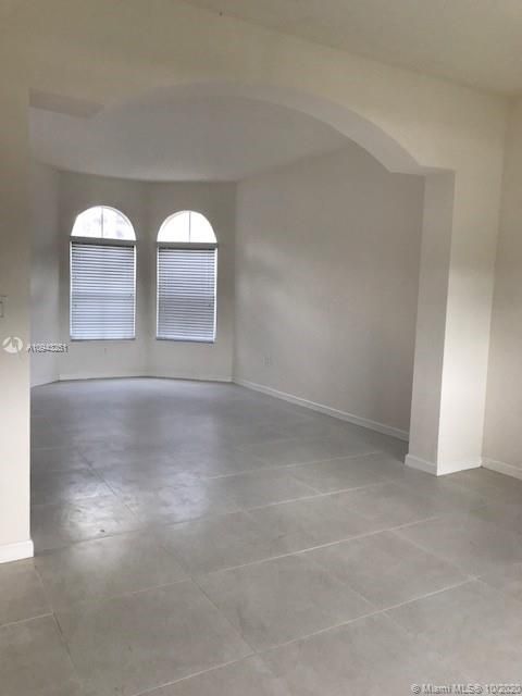 Recently Rented: $2,950 (4 beds, 2 baths, 2280 Square Feet)