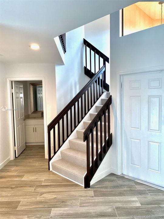 Vendido Recientemente: $514,999 (3 camas, 2 baños, 1941 Pies cuadrados)