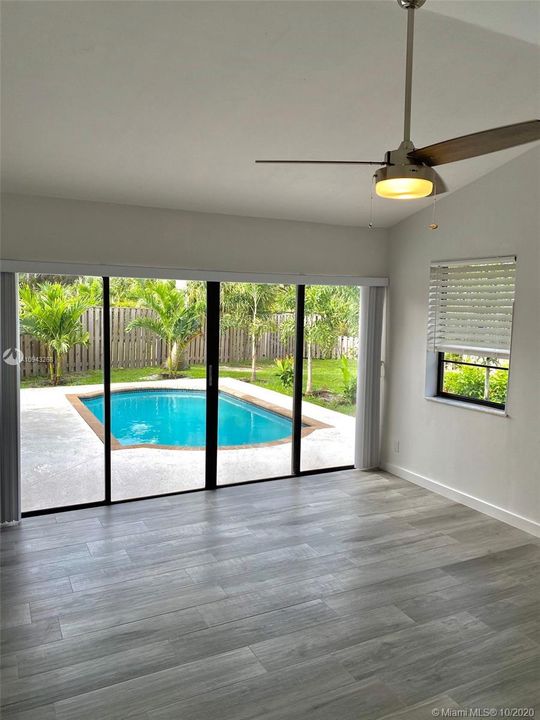 Vendido Recientemente: $514,999 (3 camas, 2 baños, 1941 Pies cuadrados)
