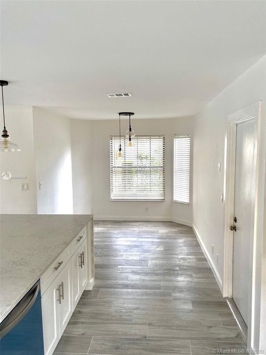 Vendido Recientemente: $514,999 (3 camas, 2 baños, 1941 Pies cuadrados)