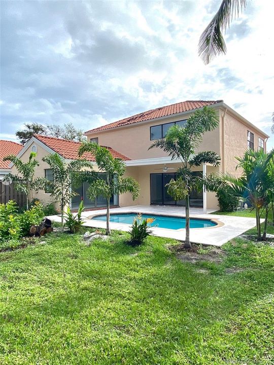 Vendido Recientemente: $514,999 (3 camas, 2 baños, 1941 Pies cuadrados)
