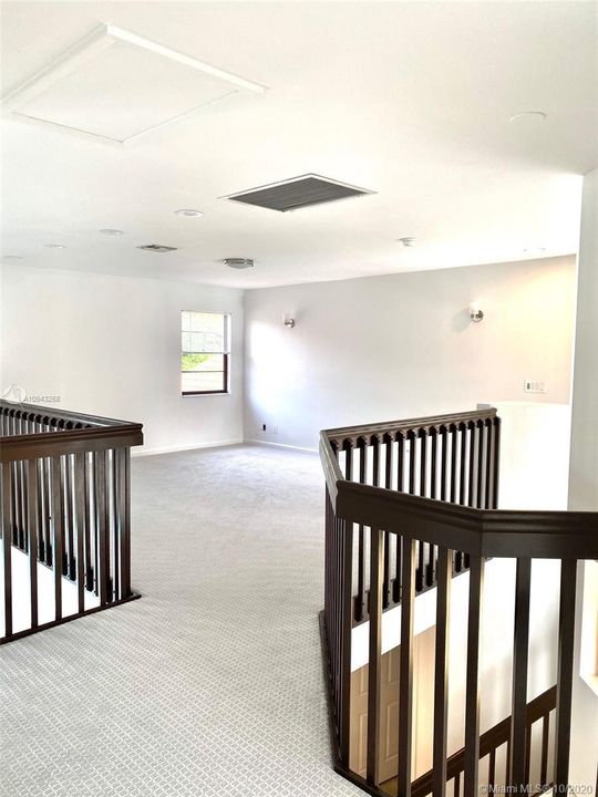 Vendido Recientemente: $514,999 (3 camas, 2 baños, 1941 Pies cuadrados)