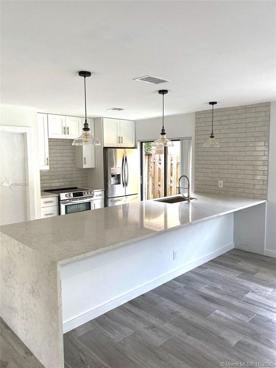 Vendido Recientemente: $514,999 (3 camas, 2 baños, 1941 Pies cuadrados)