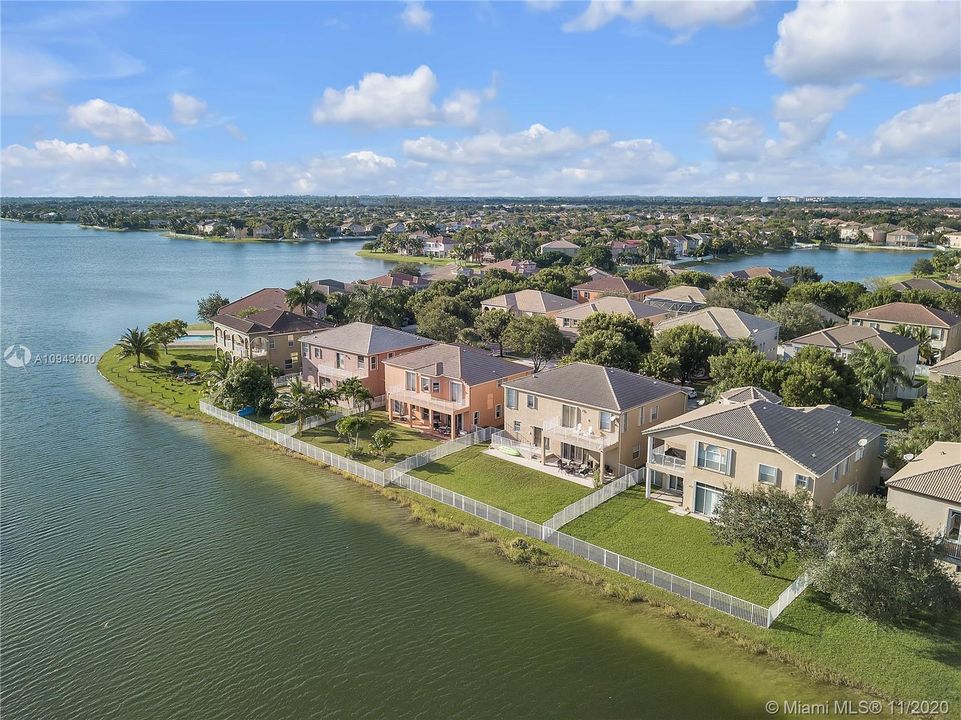 Recently Rented: $4,950 (5 beds, 4 baths, 3612 Square Feet)