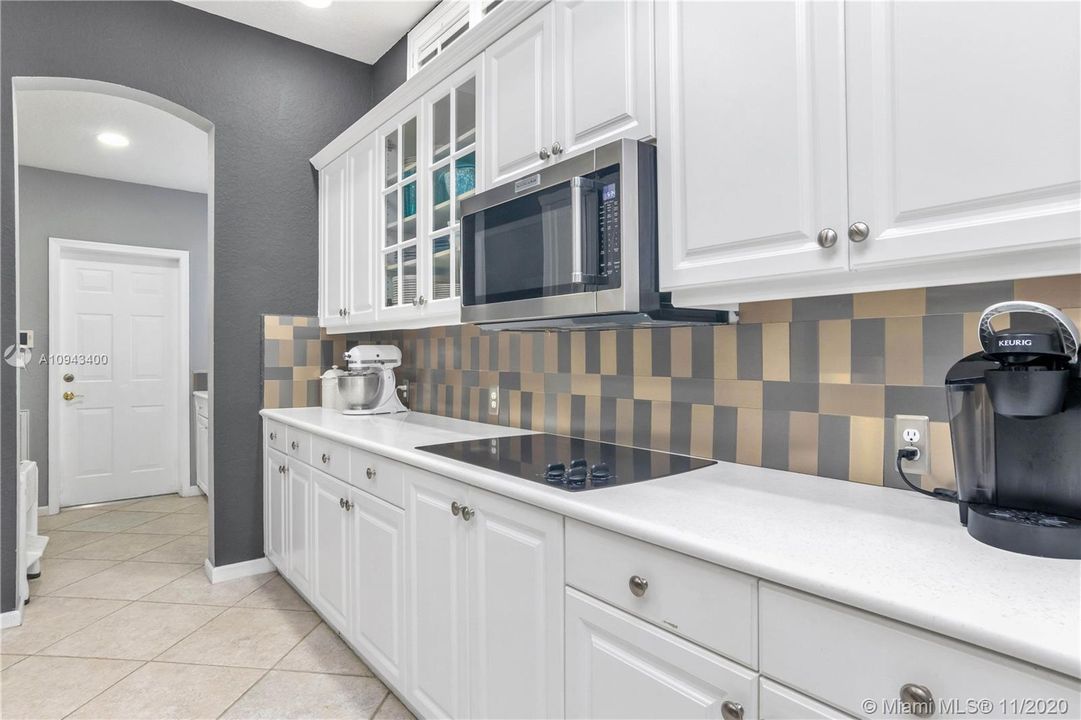 Recently Rented: $4,950 (5 beds, 4 baths, 3612 Square Feet)