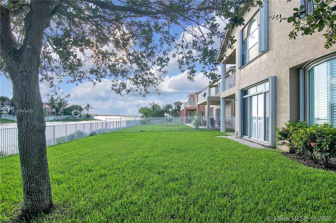 Recently Rented: $4,950 (5 beds, 4 baths, 3612 Square Feet)