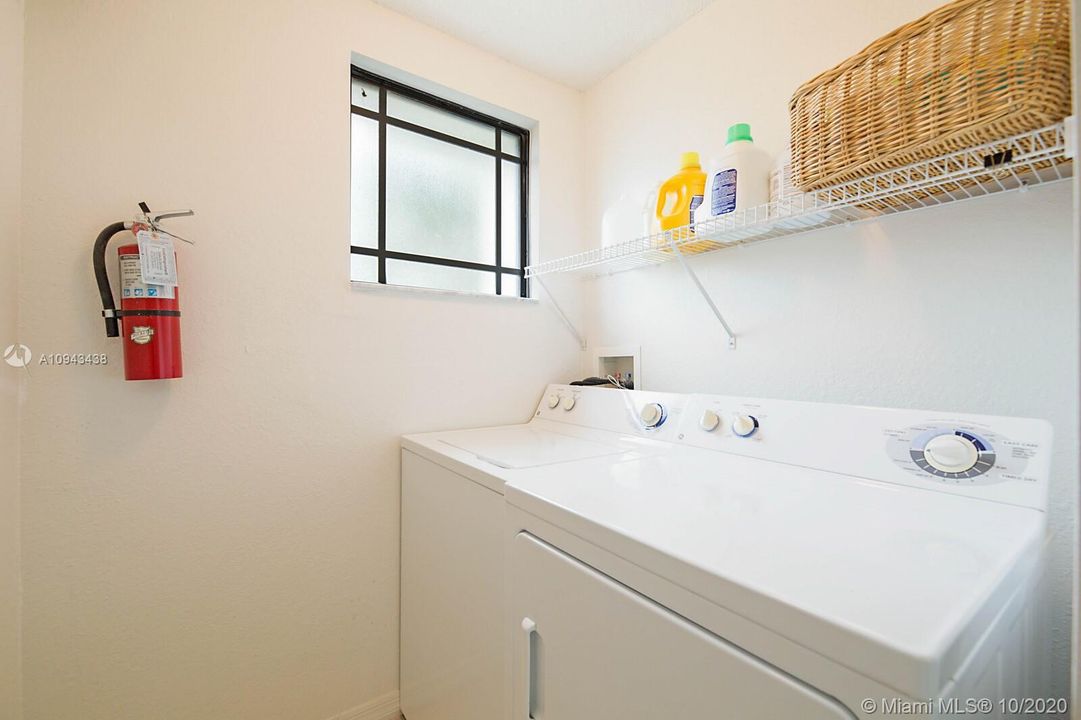 Recently Sold: $139,500 (1 beds, 1 baths, 872 Square Feet)