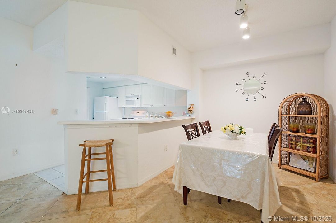 Recently Sold: $139,500 (1 beds, 1 baths, 872 Square Feet)