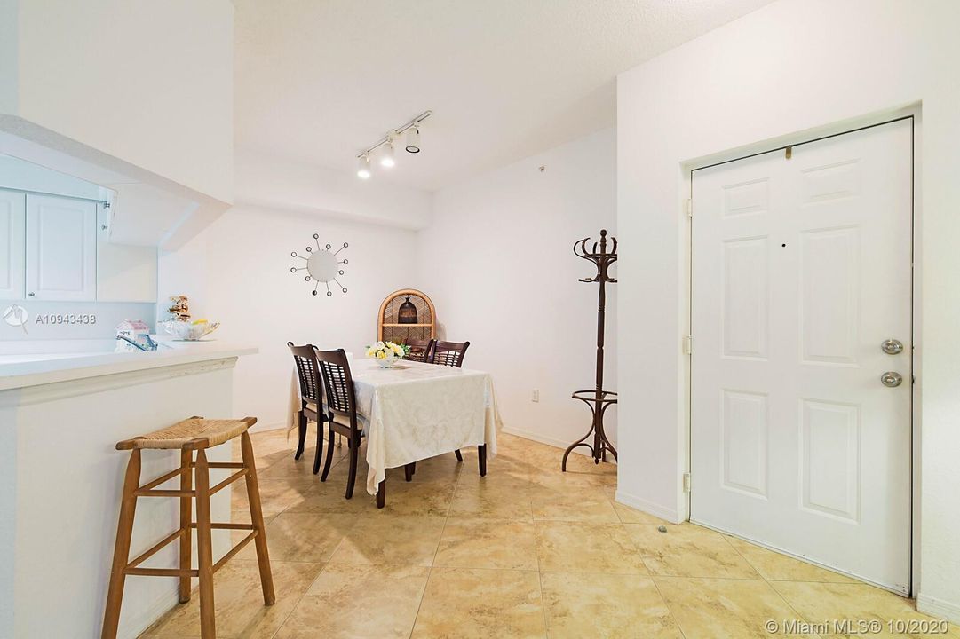 Recently Sold: $139,500 (1 beds, 1 baths, 872 Square Feet)