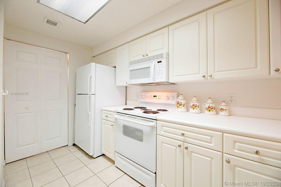 Recently Sold: $139,500 (1 beds, 1 baths, 872 Square Feet)