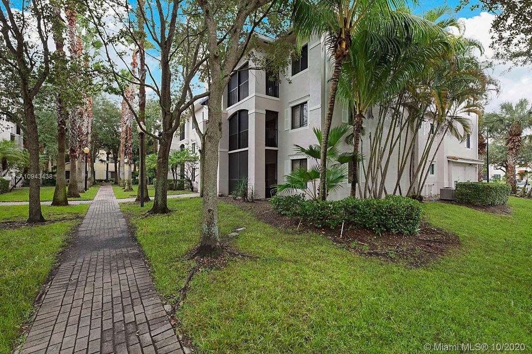 Recently Sold: $139,500 (1 beds, 1 baths, 872 Square Feet)