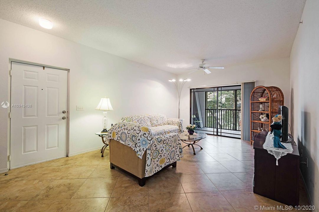 Recently Sold: $139,500 (1 beds, 1 baths, 872 Square Feet)