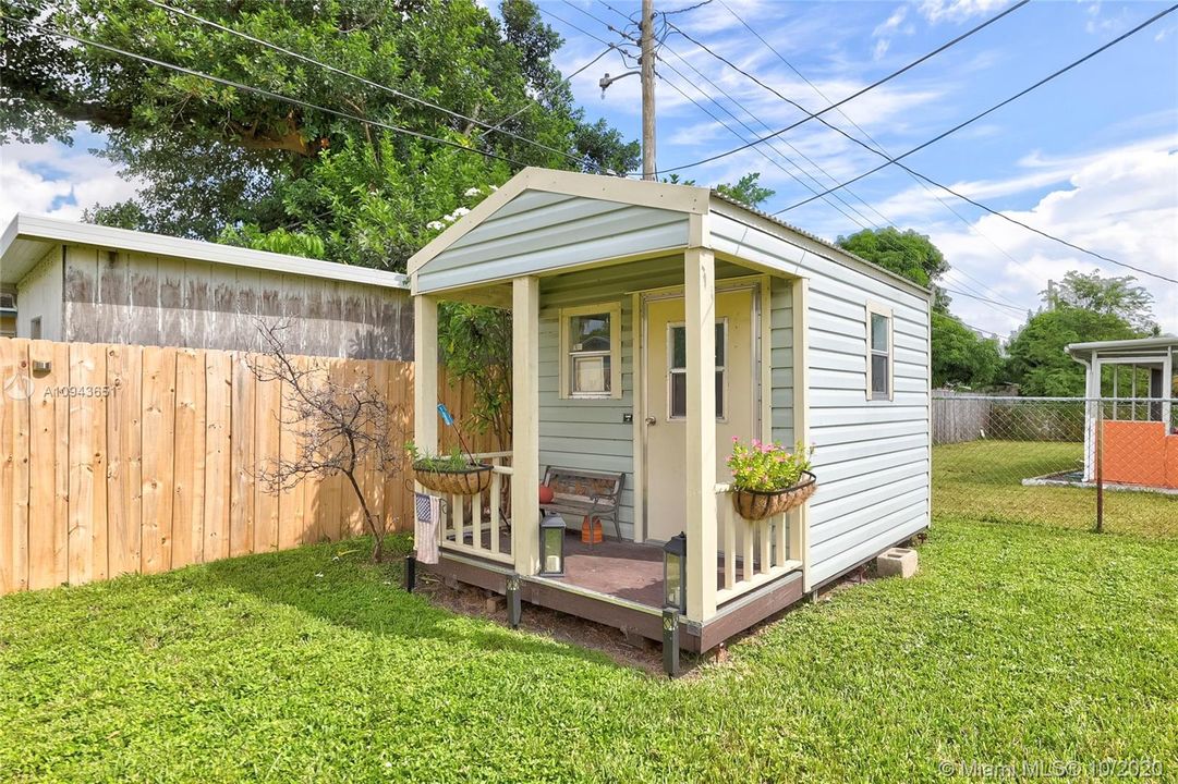 Недавно продано: $340,000 (3 спален, 2 ванн, 1303 Квадратных фут)