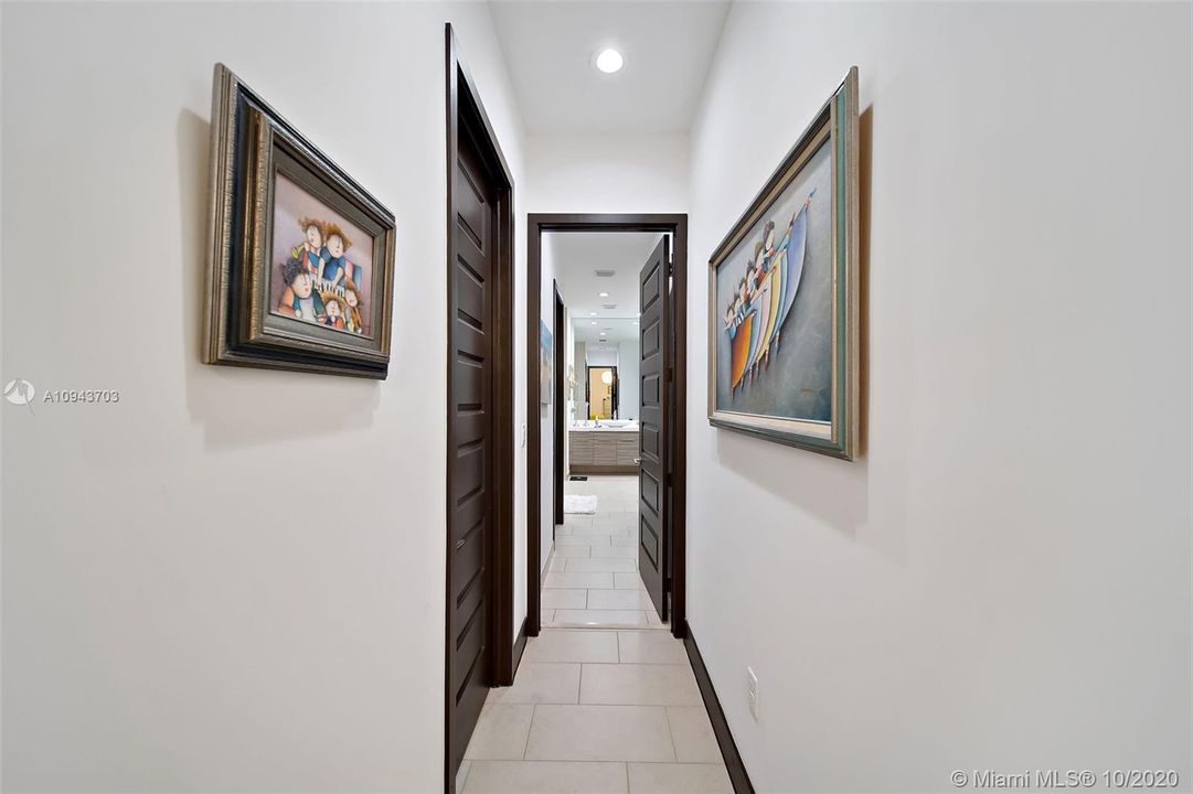 Vendido Recientemente: $475,000 (3 camas, 2 baños, 1977 Pies cuadrados)