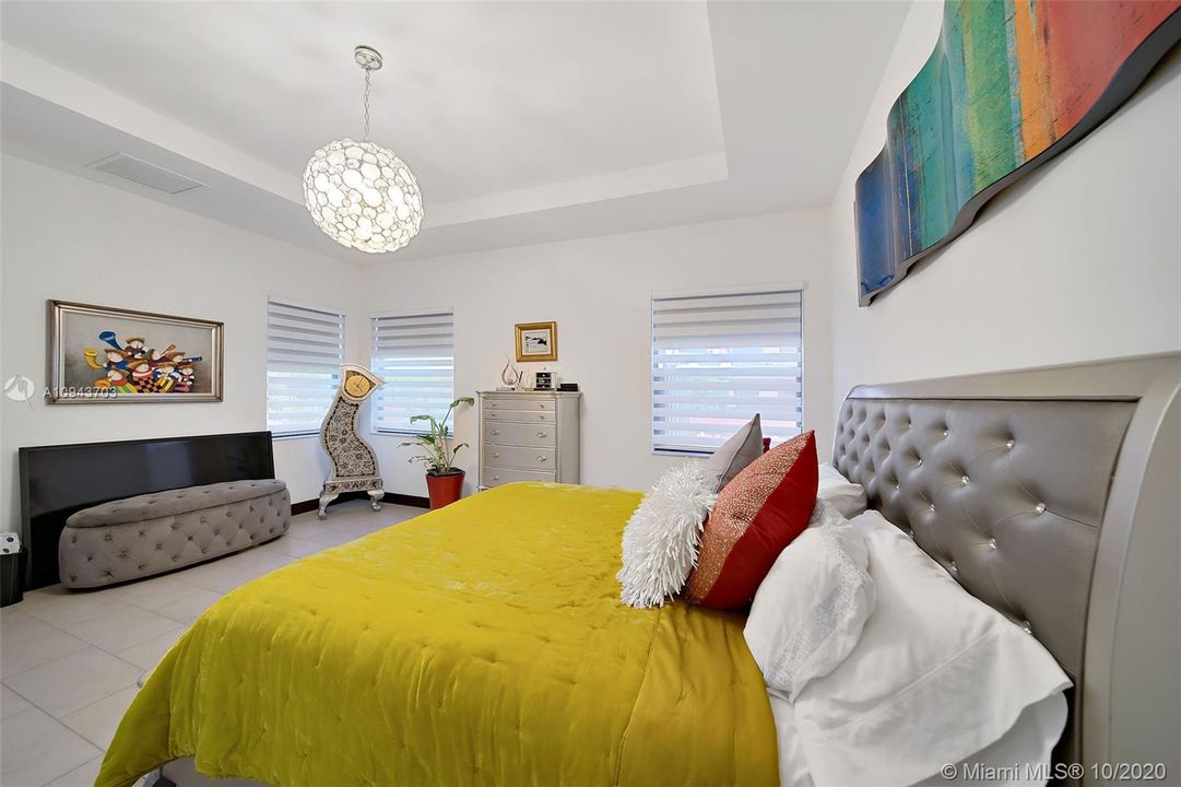 Vendido Recientemente: $475,000 (3 camas, 2 baños, 1977 Pies cuadrados)